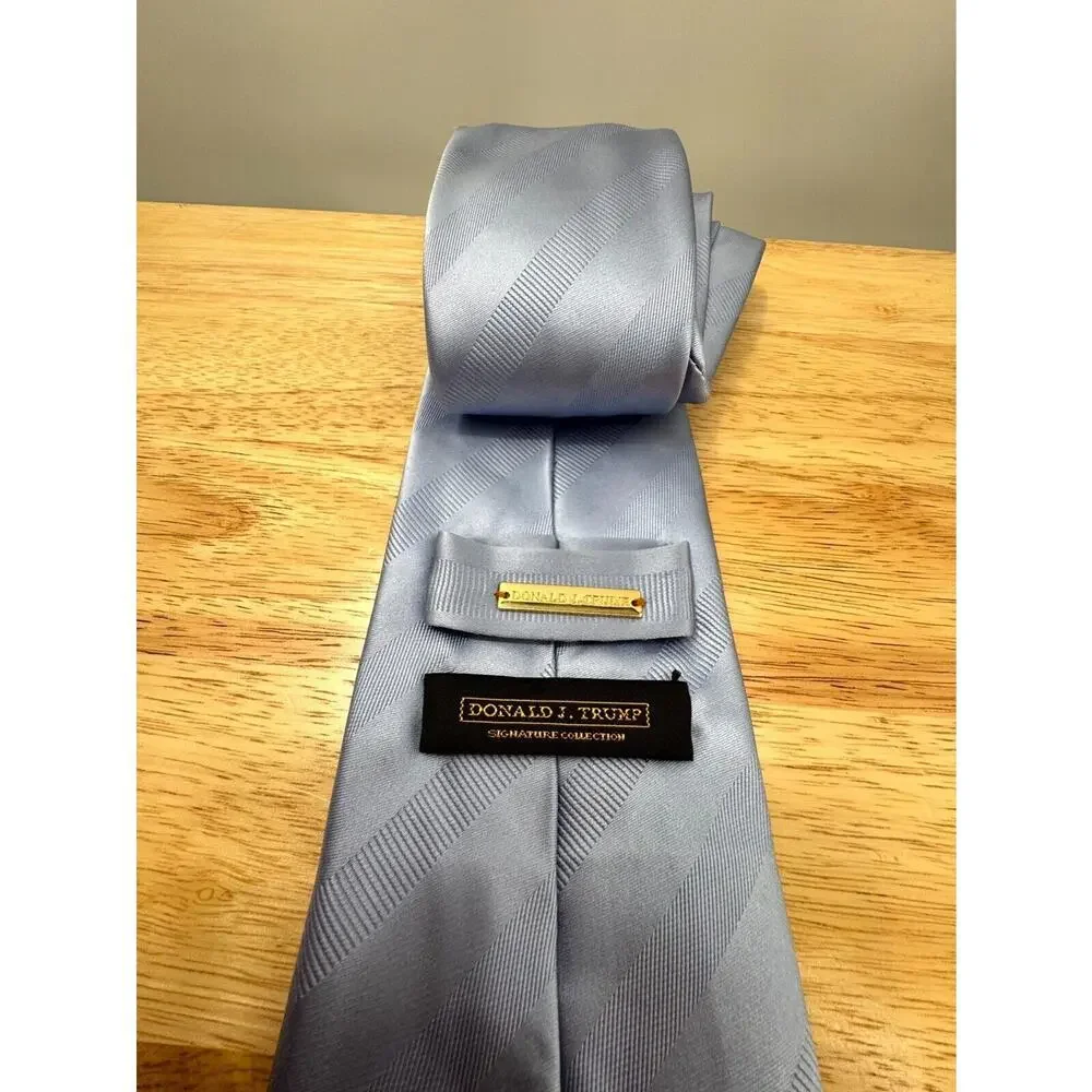 Donald J. Trump Signature Men's One Size Gray Stripes‎ Classic Slim Neck Tie